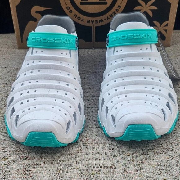 Crosskix Shoes Waterproof Unisex Outdoor Shoes Closed Toe Slip On Size 7US 39EU - Picture 5 of 12